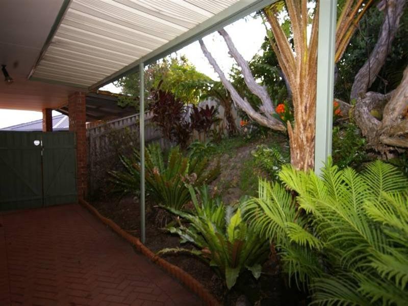 17 Island Retreat, Ballajura WA 6066