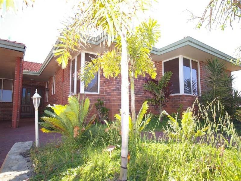 17 Island Retreat, Ballajura WA 6066