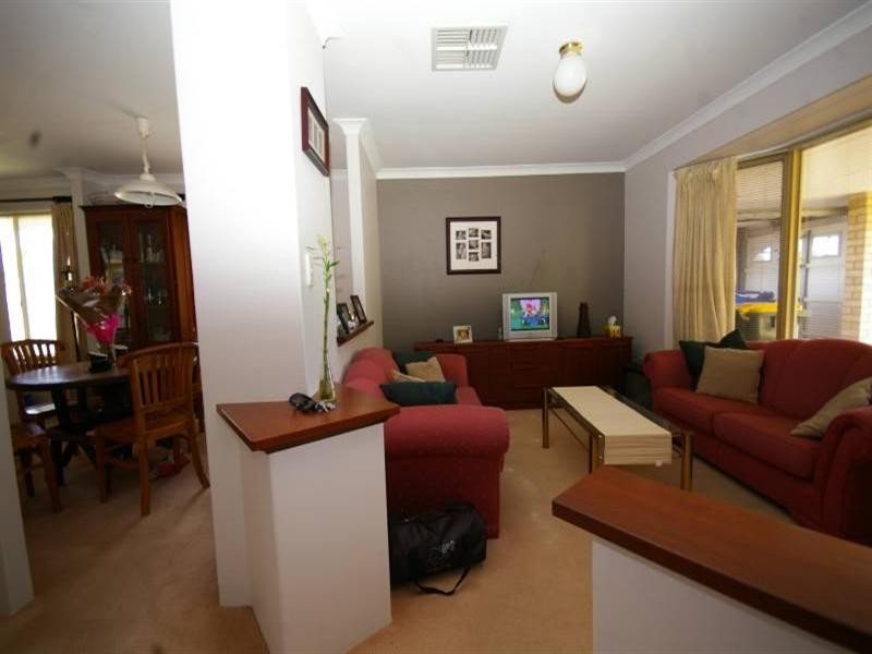 19a Island Retreat, Ballajura WA 6066