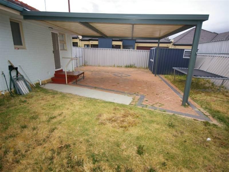 29 Stroughton Road, Westminster WA 6061