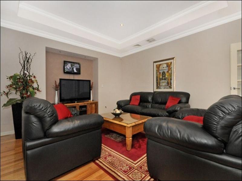 5 Eider Lane, Beechboro WA 6063