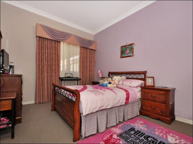 5 Eider Lane, Beechboro WA 6063