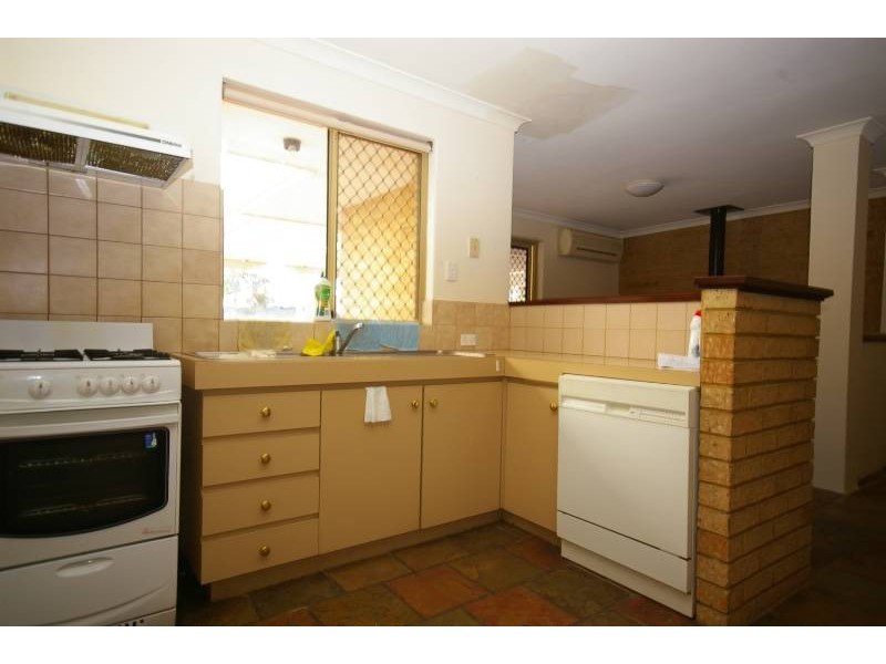 14 Teviot Place, Beechboro WA 6063