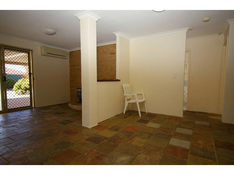 14 Teviot Place, Beechboro WA 6063