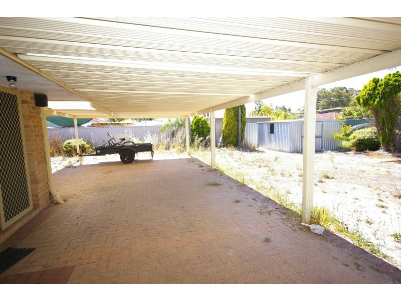 14 Teviot Place, Beechboro WA 6063