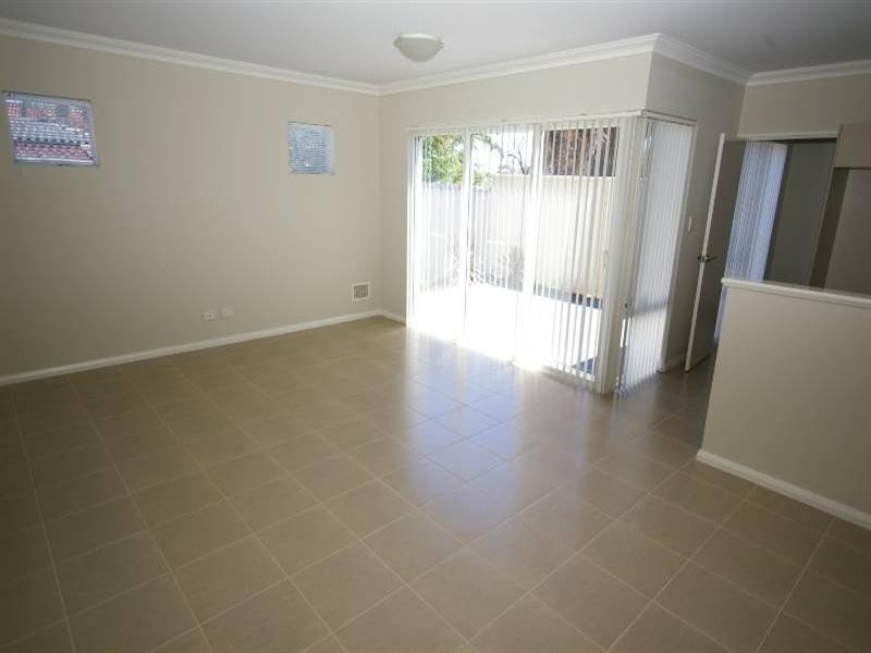 12c Findon Crescent, Westminster WA 6061