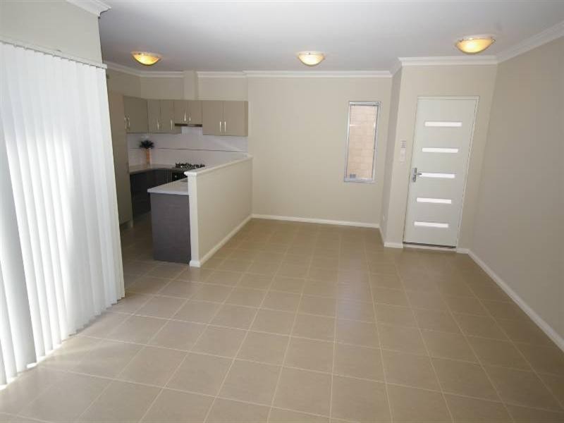 12c Findon Crescent, Westminster WA 6061