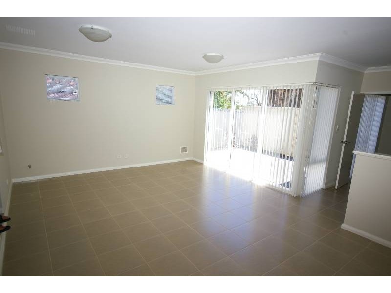 12c Findon Crescent, Westminster WA 6061