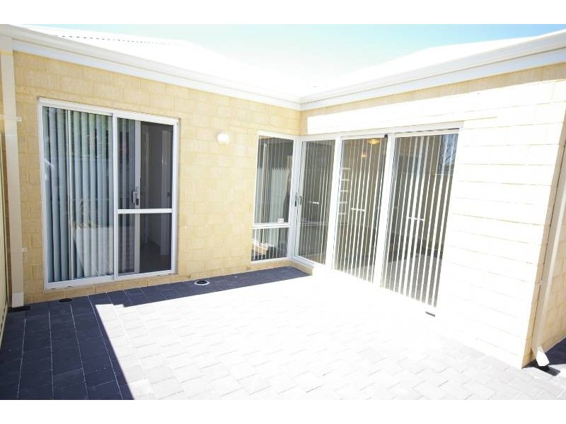 12c Findon Crescent, Westminster WA 6061