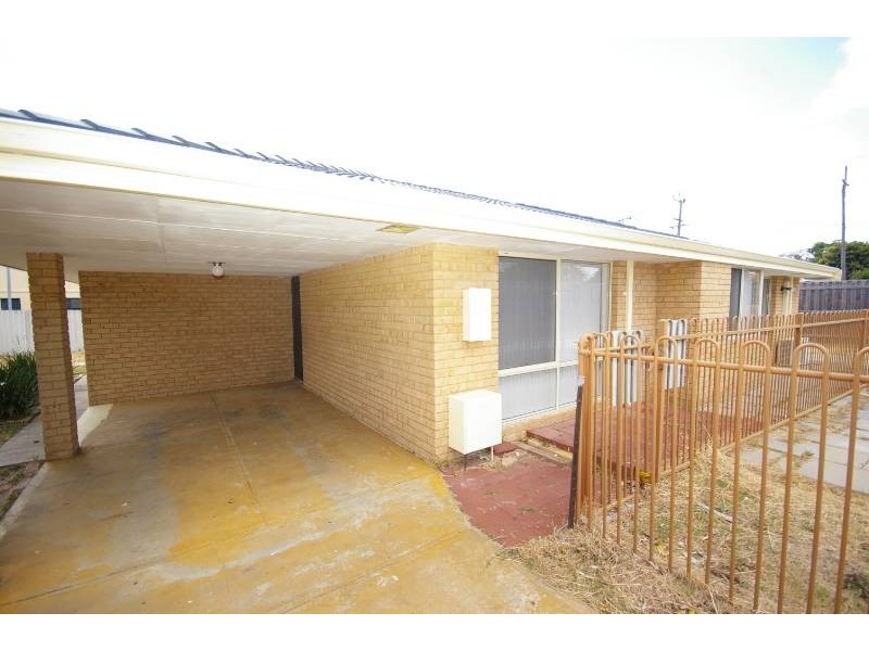 134 Ravenswood Drive, Nollamara WA 6061