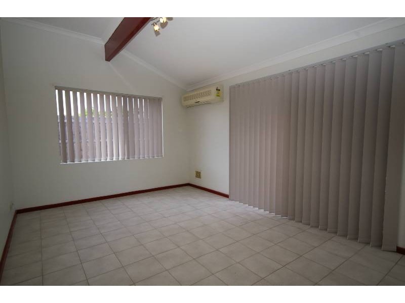 134 Ravenswood Drive, Nollamara WA 6061