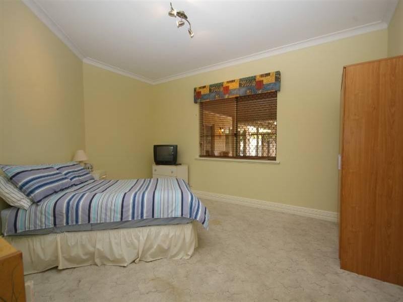 74 Shillington Way, Wanneroo WA 6065