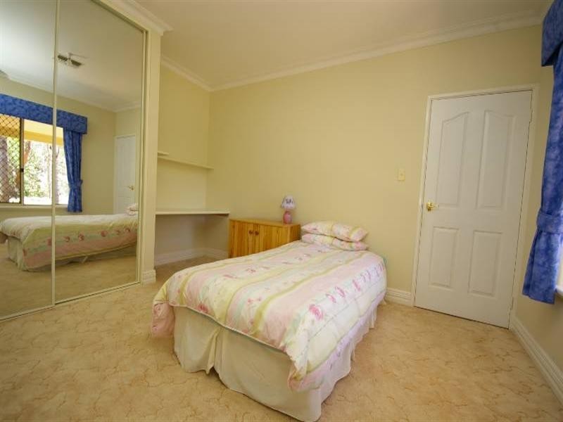 74 Shillington Way, Wanneroo WA 6065