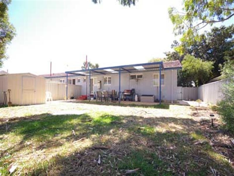 6D Connell Way, Girrawheen WA 6064