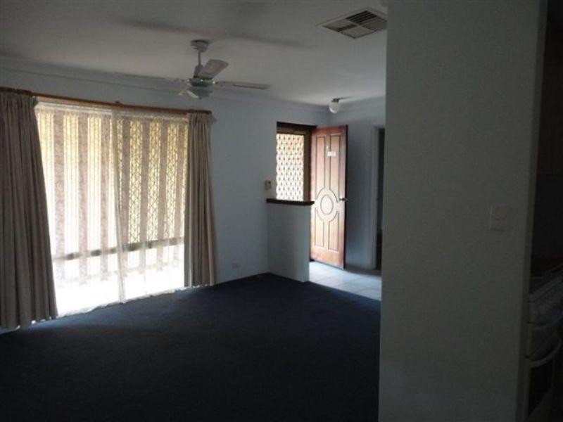 34 Glencoe Parade, Halls Head WA 6210