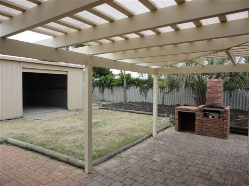 34 Glencoe Parade, Halls Head WA 6210