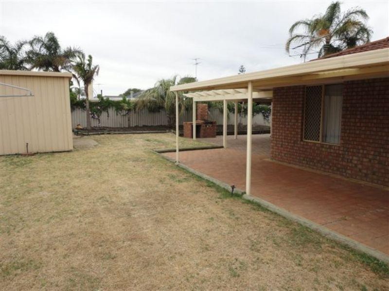 34 Glencoe Parade, Halls Head WA 6210