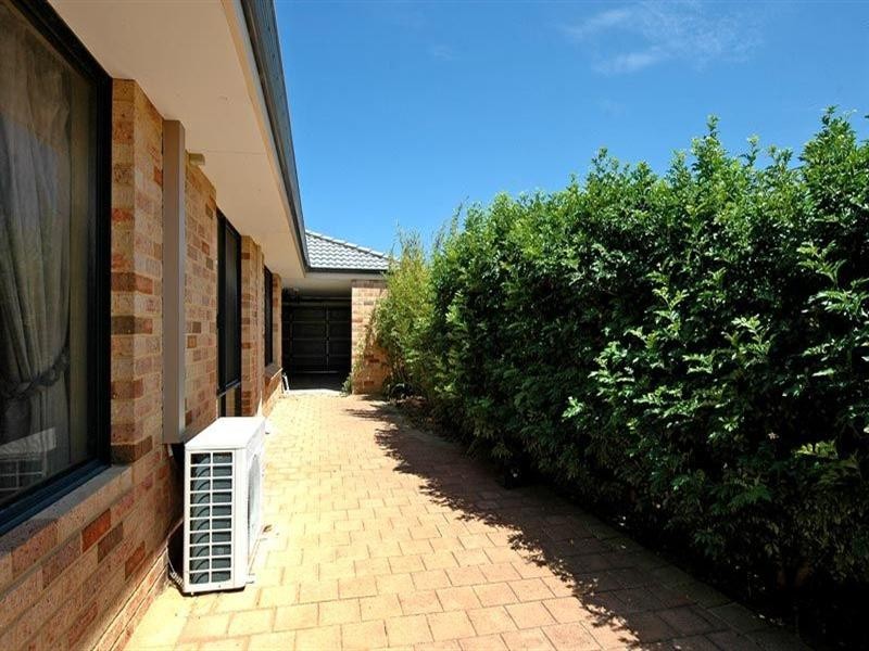 33 Glomach Circuit, Kinross WA 6028