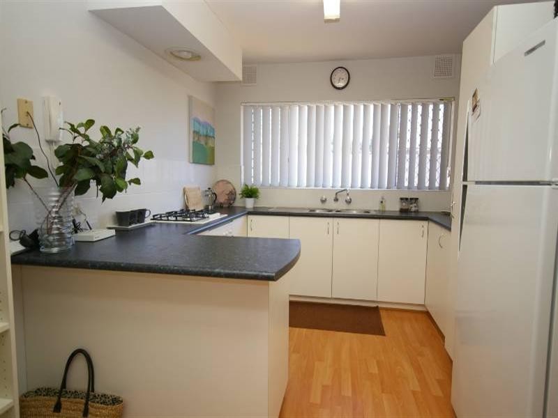 2/18 Selsey Way, Balga WA 6061