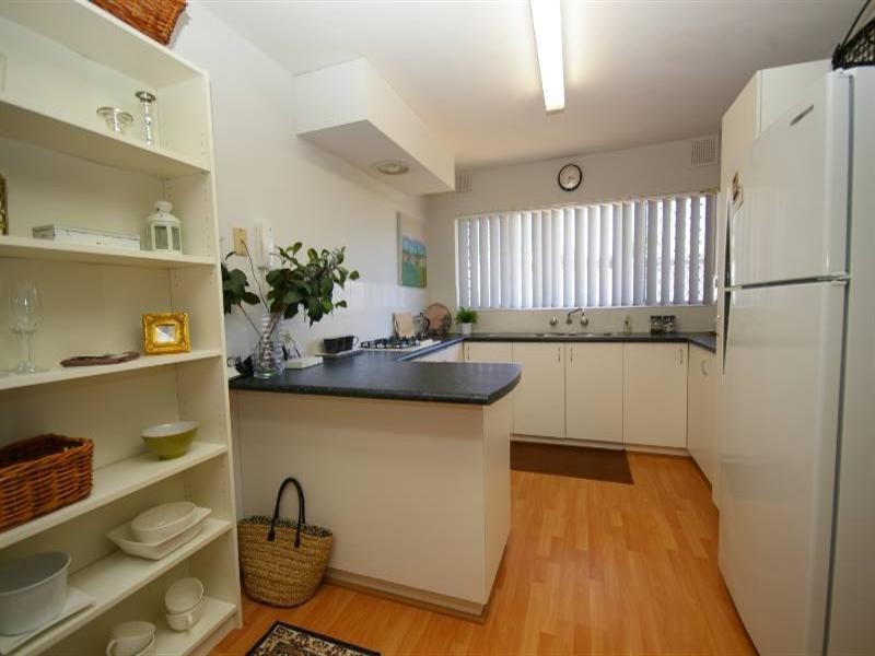 2/18 Selsey Way, Balga WA 6061