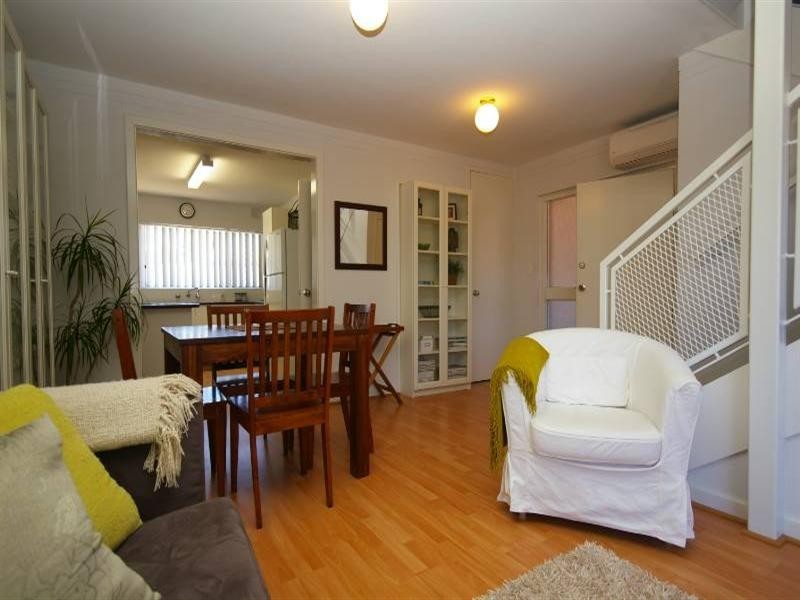 2/18 Selsey Way, Balga WA 6061