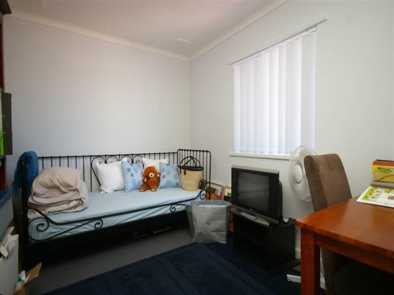 2/18 Selsey Way, Balga WA 6061