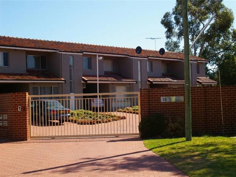 2/18 Selsey Way, Balga WA 6061