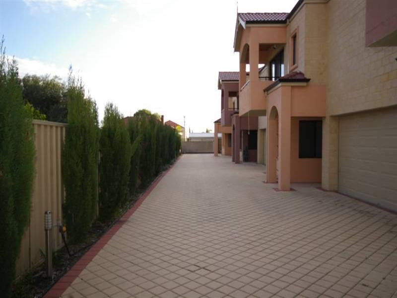 2/125 Wanneroo Road, Tuart Hill WA 6060