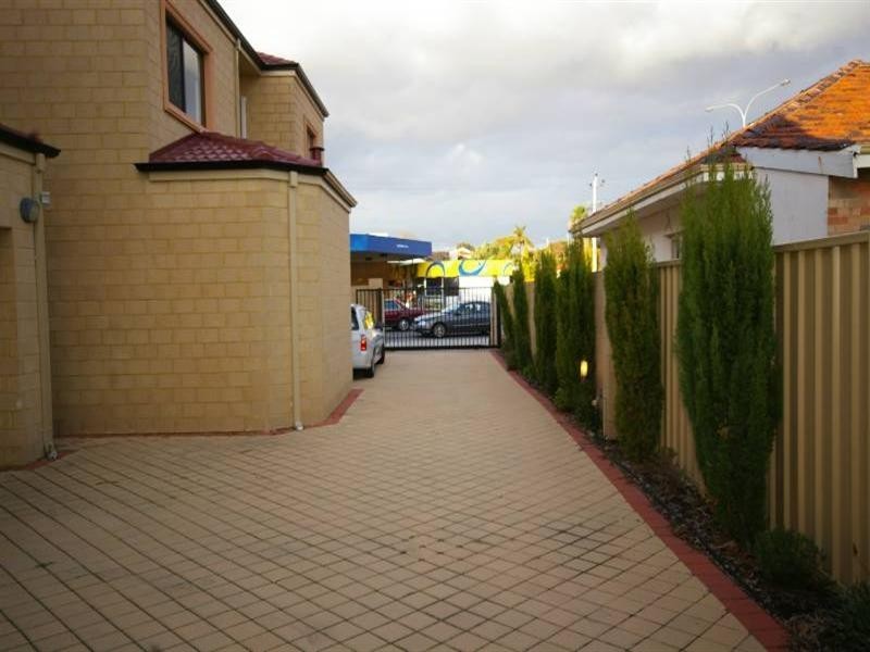 2/125 Wanneroo Road, Tuart Hill WA 6060