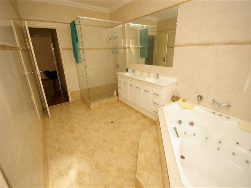 11 Hardcastle Avenue, Landsdale WA 6065