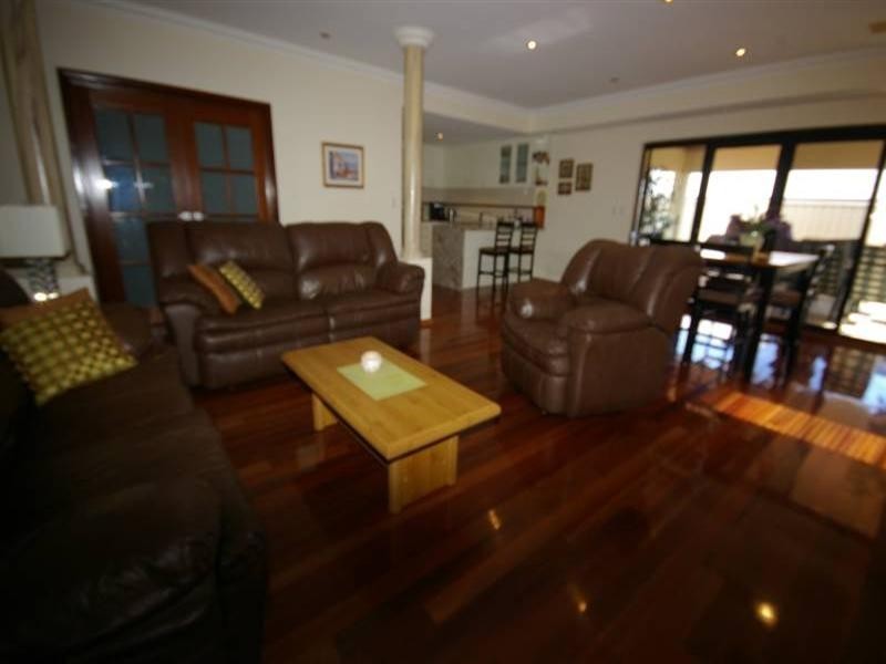 11 Hardcastle Avenue, Landsdale WA 6065