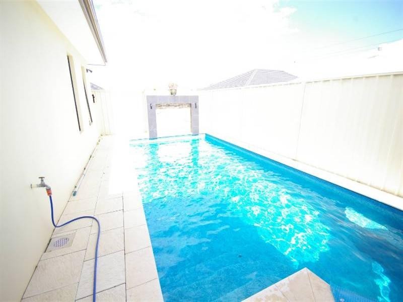 11 Hardcastle Avenue, Landsdale WA 6065