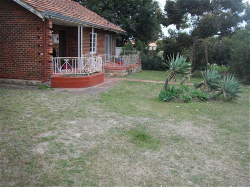 33 Vermont Street, Nollamara WA 6061