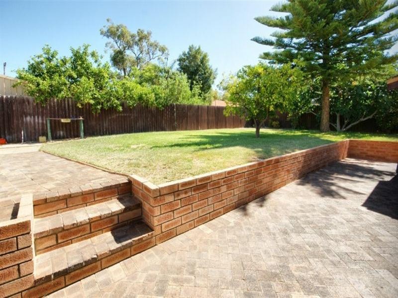 41 Barlow Way, Balga WA 6061