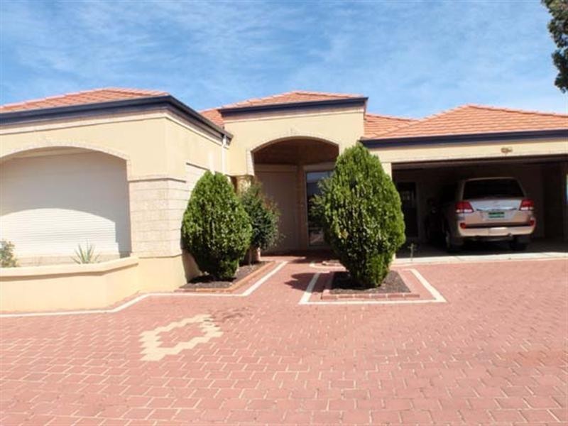 41 Adelphi Court, Marangaroo WA 6064