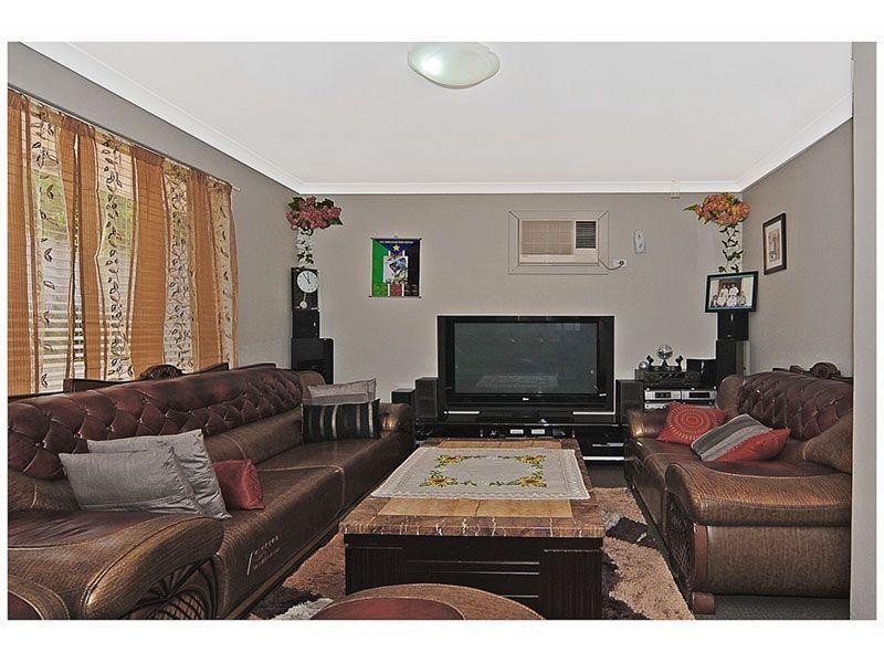 12 Barrallier Circle, Mirrabooka WA 6061