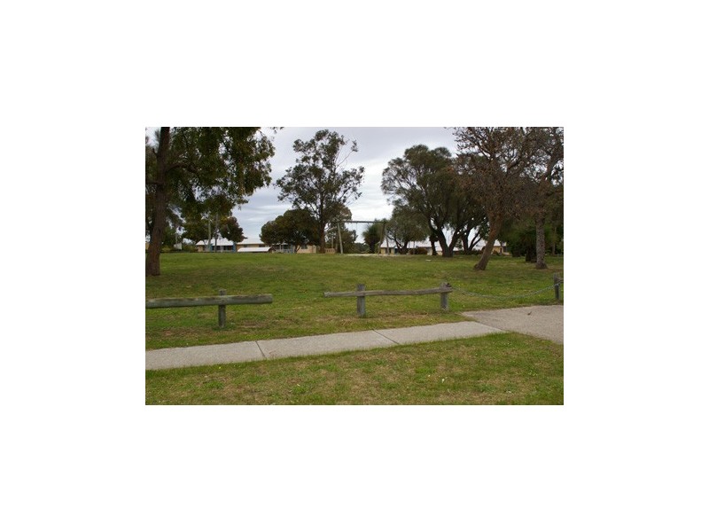 13 Cartwright Road, Balga WA 6061