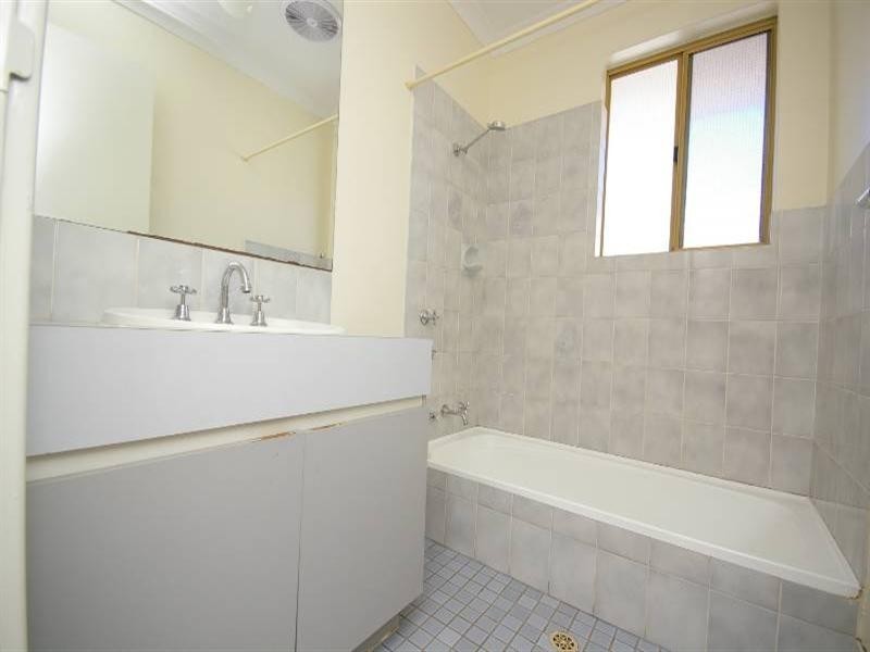 9 Collison Place, Marangaroo WA 6064