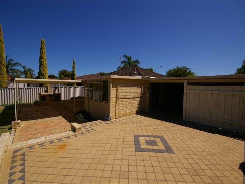 9 Collison Place, Marangaroo WA 6064