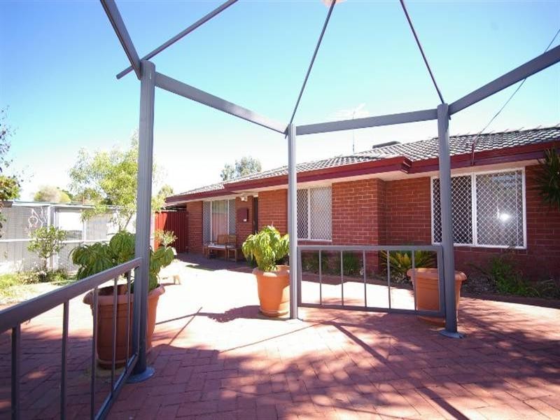 63 Nanovich Avenue, Girrawheen WA 6064