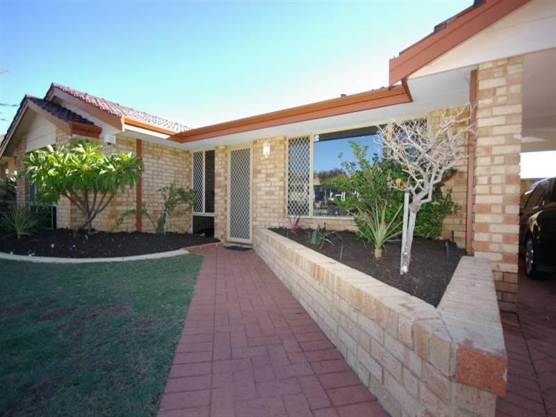 71 Hillcrest Road, Alexander Heights WA 6064