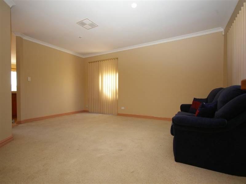 71 Hillcrest Road, Alexander Heights WA 6064