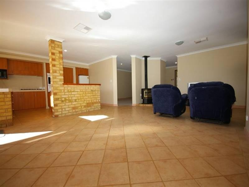 71 Hillcrest Road, Alexander Heights WA 6064