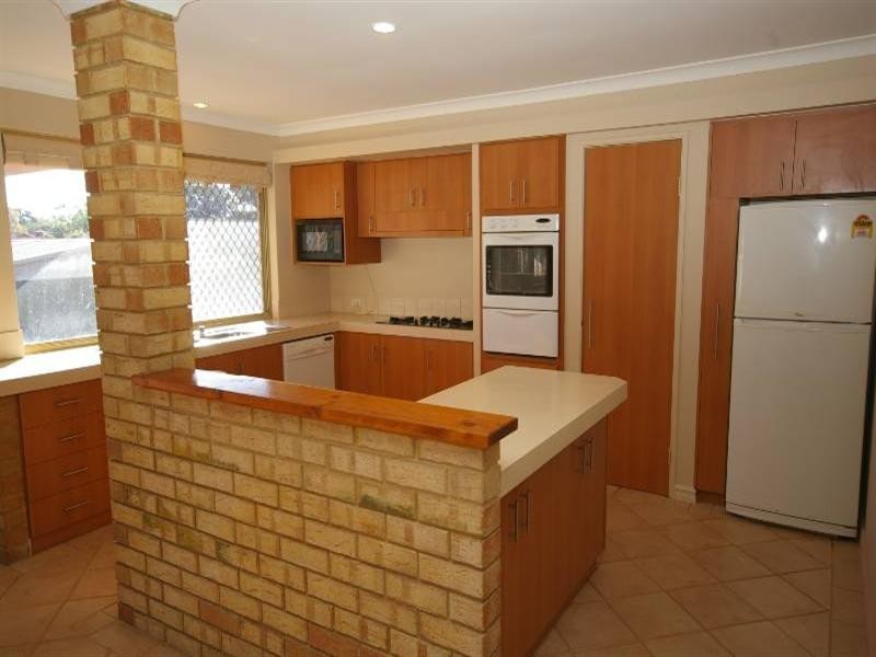 71 Hillcrest Road, Alexander Heights WA 6064