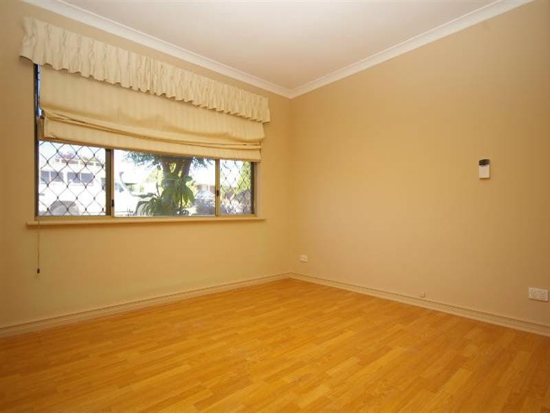 71 Hillcrest Road, Alexander Heights WA 6064