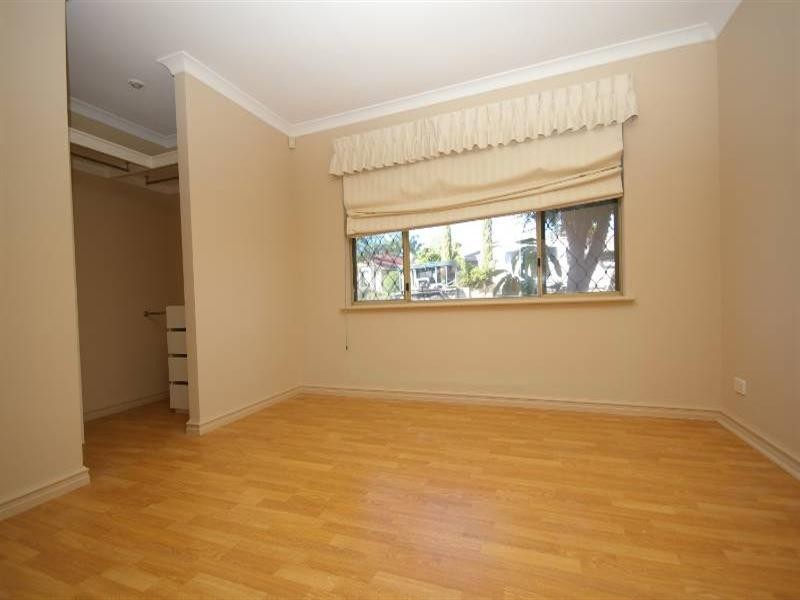 71 Hillcrest Road, Alexander Heights WA 6064