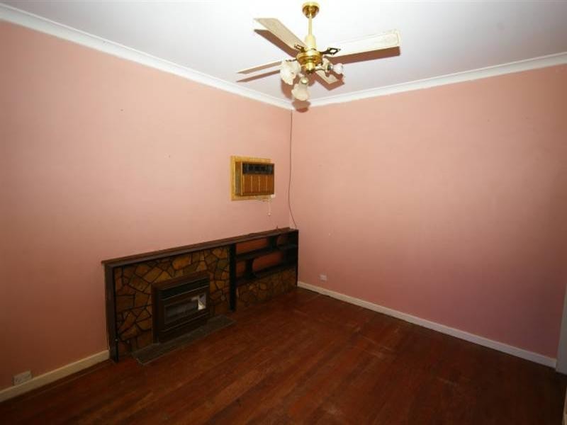 35 Stroughton Road, Westminster WA 6061