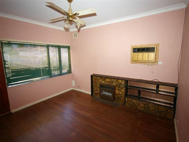 35 Stroughton Road, Westminster WA 6061