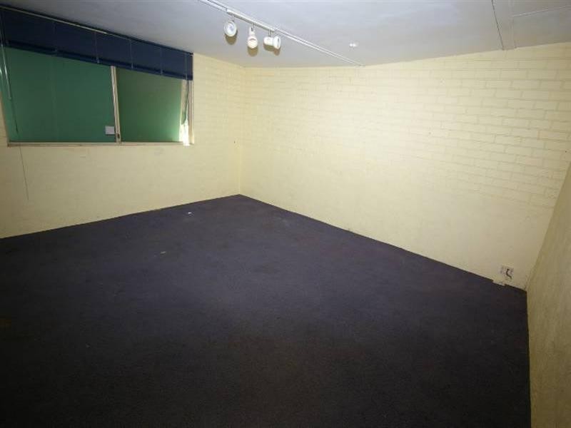 35 Stroughton Road, Westminster WA 6061