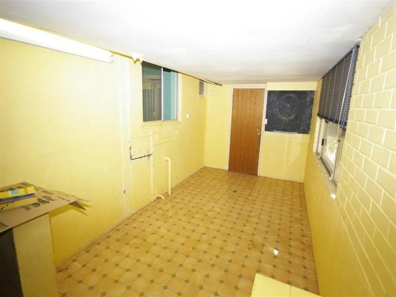 35 Stroughton Road, Westminster WA 6061